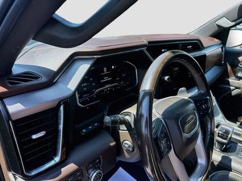 Used 2022 GMC Sierra 1500 Denali w/ Denali Reserve Package AWD/4WD image 10