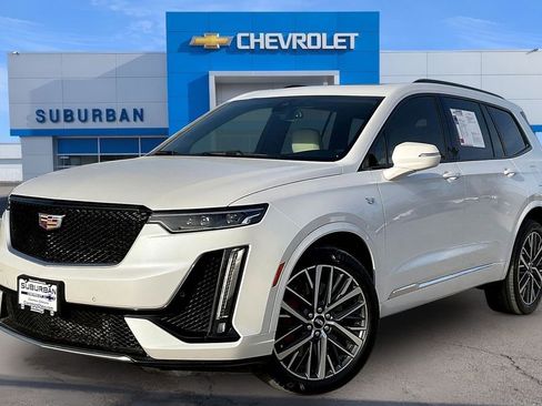 Used 2023 Cadillac XT6 Sport image 1