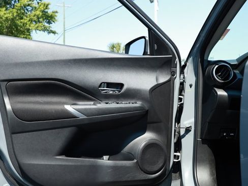 Used 2023 Nissan Kicks SV FWD image 20