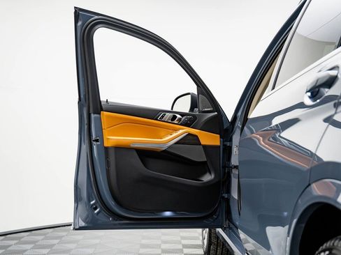 Used 2023 BMW X7 xDrive40i w/ Premium Package image 18