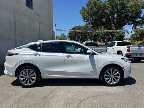 Used 2024 Buick Envista Avenir FWD image 2