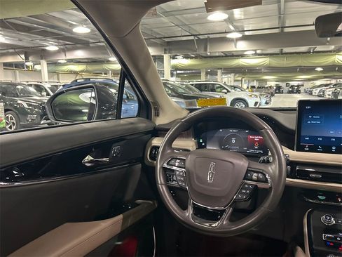 Used 2022 Lincoln Nautilus Reserve image 23