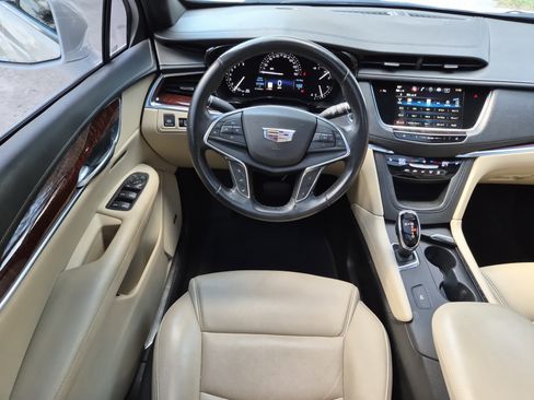Used 2019 Cadillac XT5 Luxury image 16