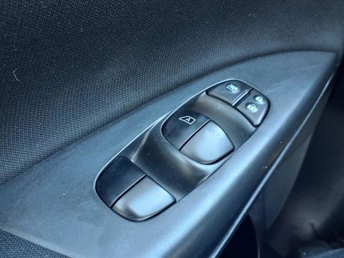 Used 2015 Nissan Sentra SV image 10