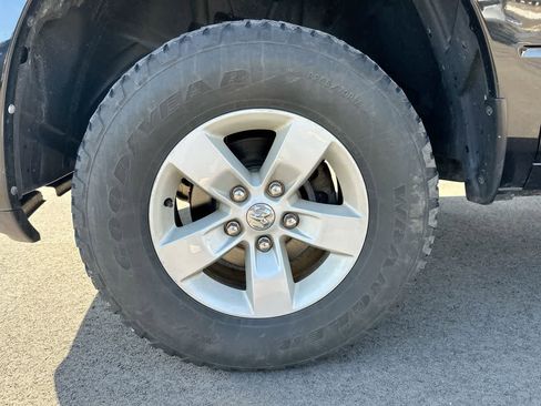 Used 2018 RAM 1500 Express image 19