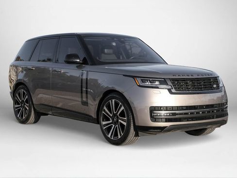 Used 2023 Land Rover Range Rover SE image 4