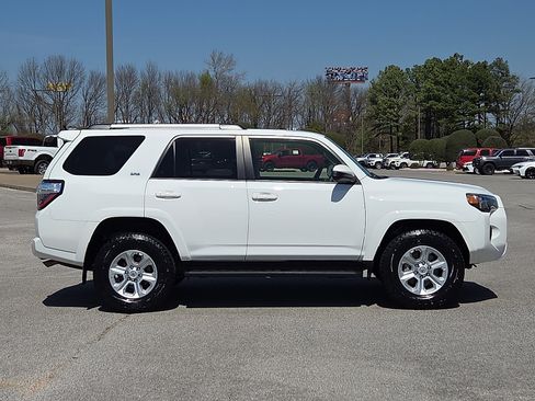 Used 2024 Toyota 4Runner SR5 image 6