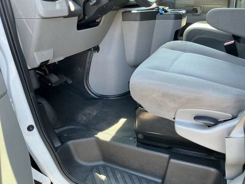 Used 2023 Ford E-450 and Econoline 450 Super Duty RWD image 13