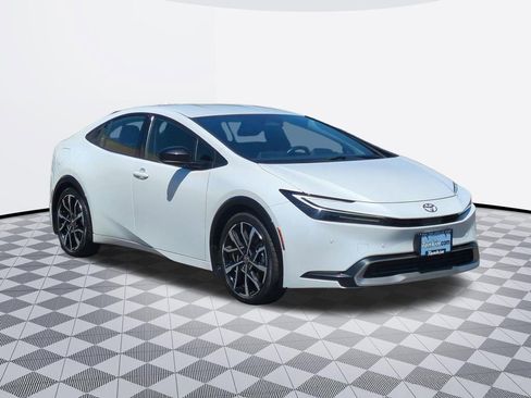 Used 2024 Toyota Prius Prime FWD image 8