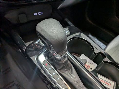 Used 2025 Chevrolet Trax LT w/ LT Convenience Package image 15