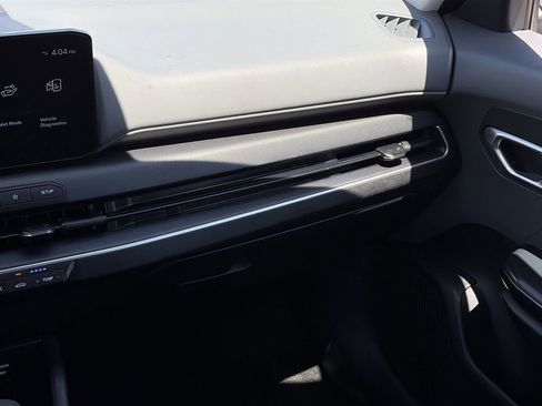 Used 2025 Kia K4 FWD image 15