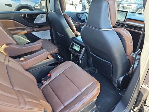 Used 2020 Lincoln Aviator Reserve w/ Equipment Group 201A image 10