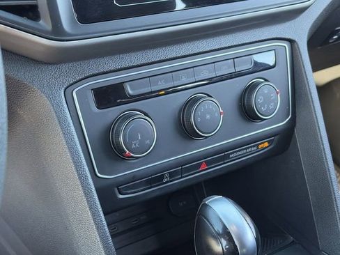 Used 2020 Volkswagen Atlas Cross Sport S image 30