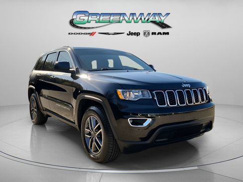 Used 2019 Jeep Grand Cherokee Laredo w/ Laredo X Package image 1