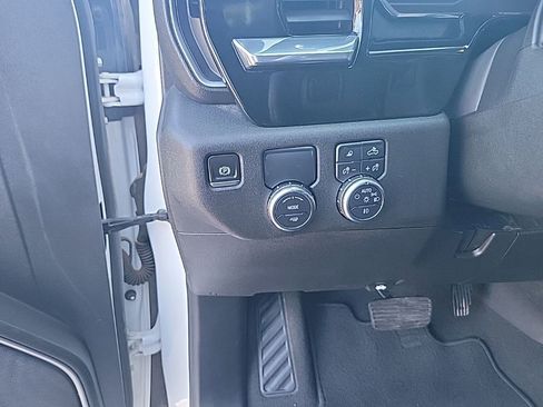 Used 2025 GMC Sierra 1500 SLT RWD image 21