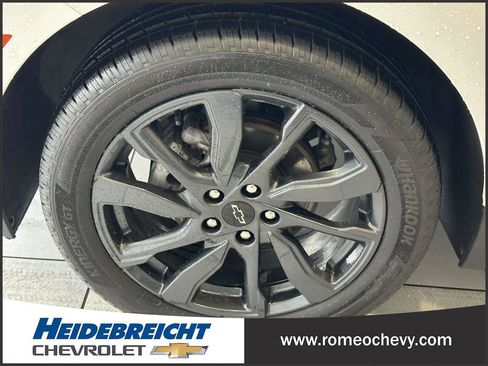 Certified 2023 Chevrolet Equinox RS w/ LPO, Floor Liner Package image 9