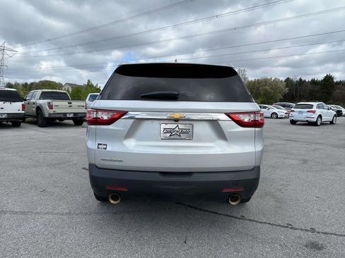 Used 2021 Chevrolet Traverse LS FWD image 3