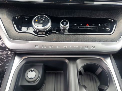 New 2026 Ford Expedition Platinum AWD/4WD image 28