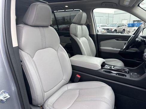 Used 2023 Honda Pilot Touring image 16