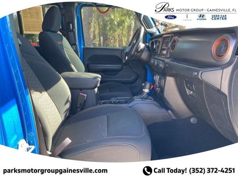 Used 2022 Jeep Gladiator Mojave image 16