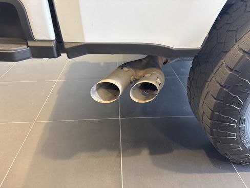 Used 2023 Ford F250 Lariat w/ Tow Technology Package image 10