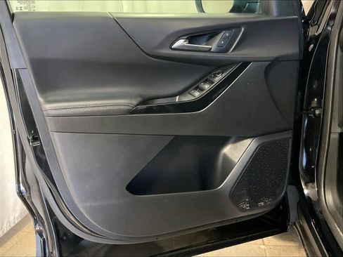 Used 2025 Chevrolet Equinox LT image 9