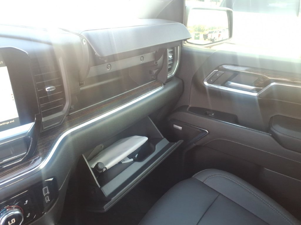 Used 2024 GMC Sierra 1500 Elevation w/ Elevation Premium Package AWD/4WD image 32
