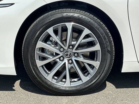Used 2025 Lexus ES 350 w/ Accessory Package (Z2) FWD image 24