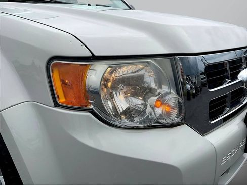 Used 2011 Ford Escape XLT w/ 203A Rapid Spec Order Code AWD/4WD image 28