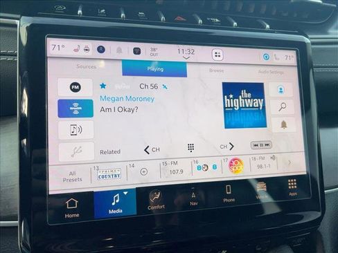 Used 2022 Jeep Grand Cherokee L Limited w/ Luxury Tech Group II image 13