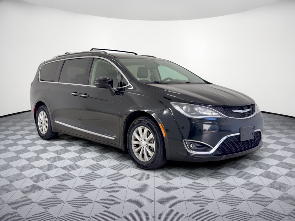 Used 2019 Chrysler Pacifica Touring-L FWD image 7