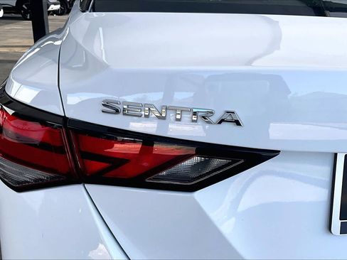 Used 2021 Nissan Sentra SV FWD image 9