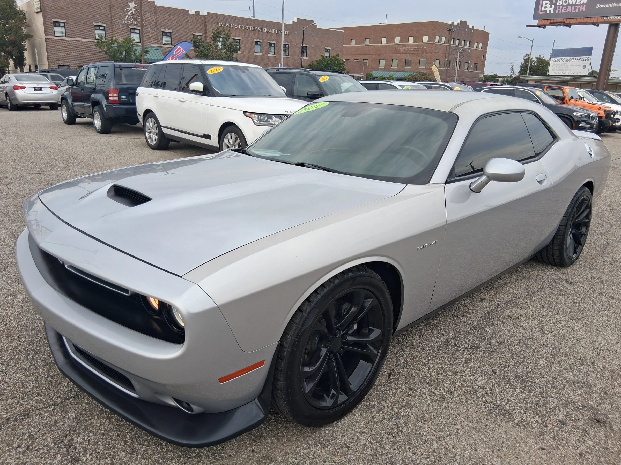 Used 2022 Dodge Challenger R/T RWD image 2