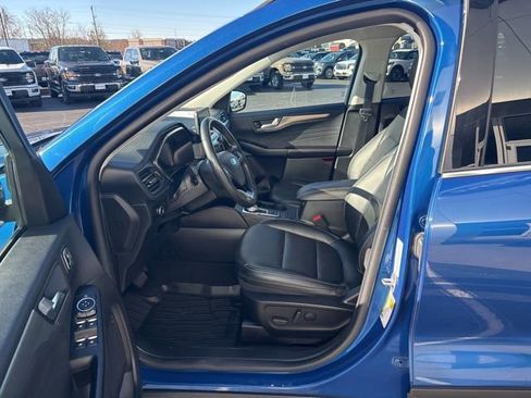 Used 2022 Ford Escape Titanium w/ Class II Trailer Tow Package image 15