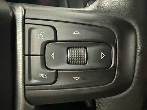 Used 2023 GMC Yukon XL SLT AWD/4WD image 20