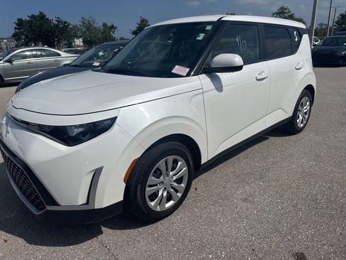Used 2024 Kia Soul LX image 6