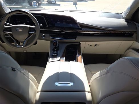 Used 2023 Cadillac Escalade Premium Luxury Platinum image 12