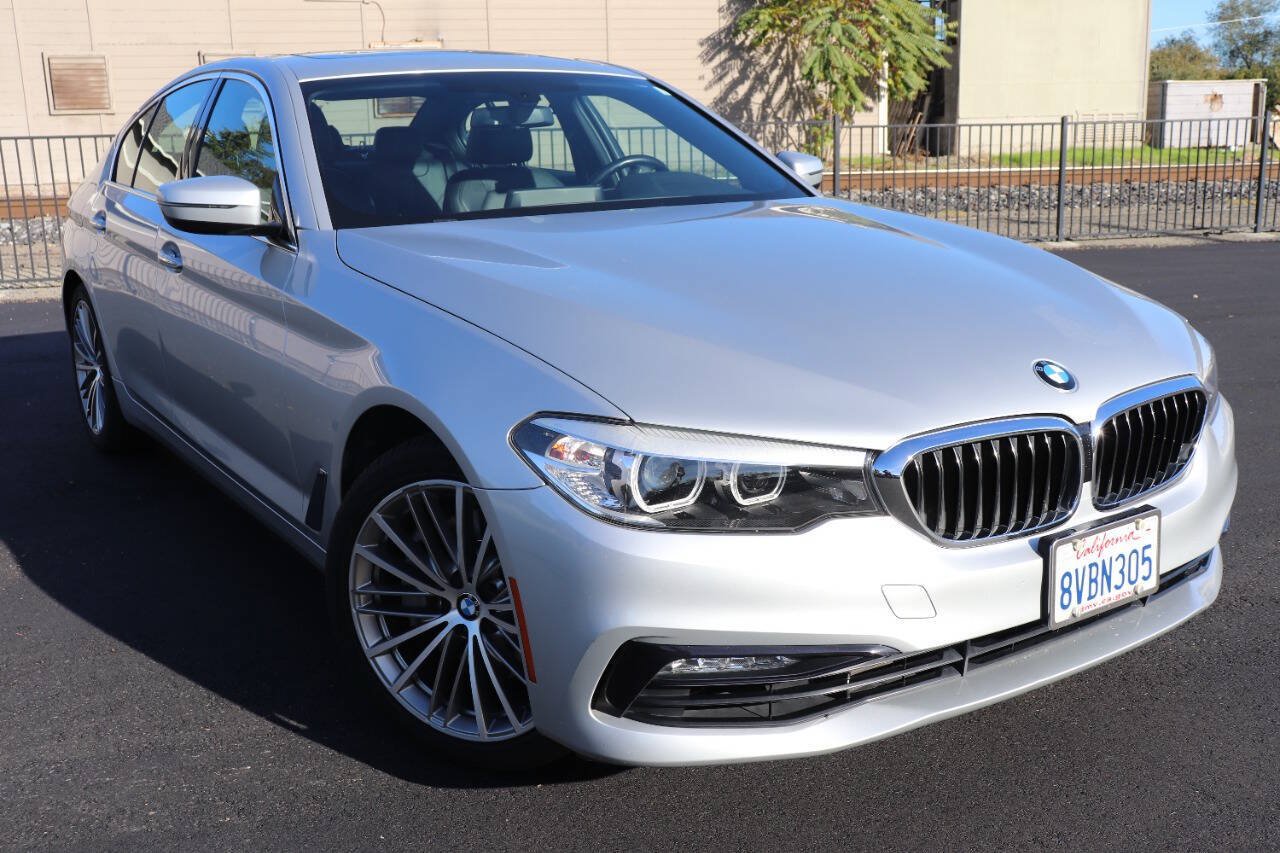 Used 2017 BMW 530i RWD image 1