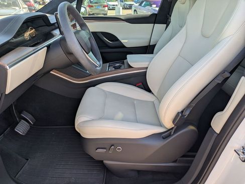 Used 2024 Tesla Model X image 12