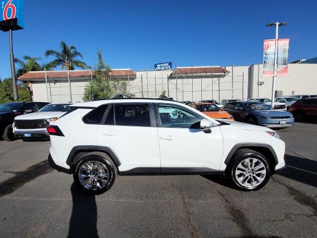 Used 2019 Toyota RAV4 XLE Premium w/ Carpet Mat Package FWD image 9