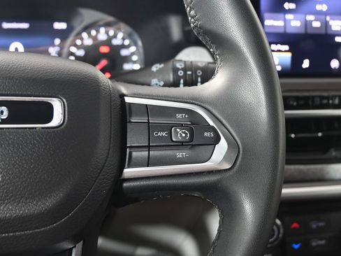 Used 2024 Jeep Compass Latitude AWD/4WD image 35