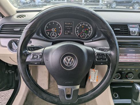 Used 2014 Volkswagen Passat 1.8T SE image 18