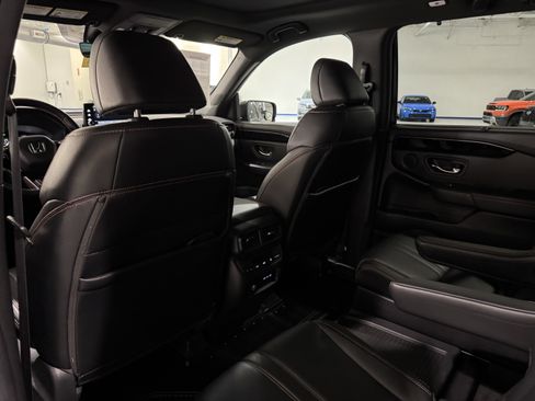 Used 2024 Honda Pilot TrailSport image 34