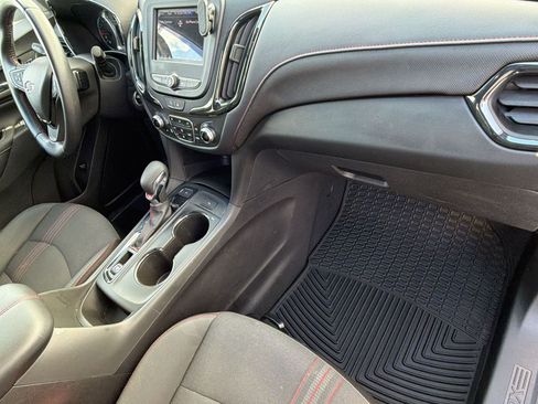 Used 2022 Chevrolet Equinox RS AWD/4WD image 35