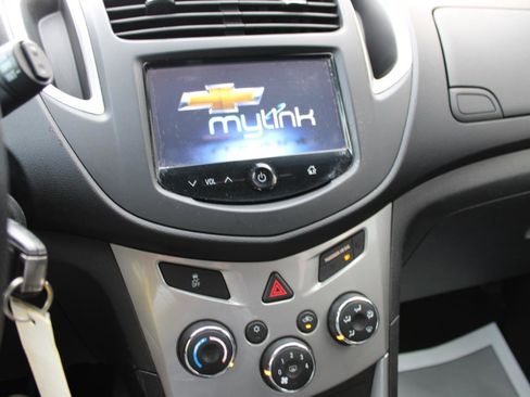 Used 2015 Chevrolet Trax LT w/ LT Sun and Sound Package image 27