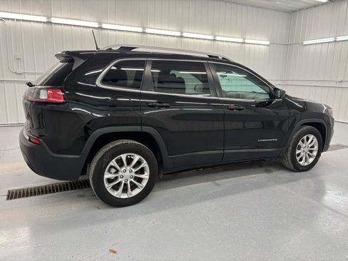 Used 2019 Jeep Cherokee Latitude w/ Popular Appearance Group FWD image 3