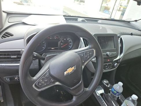 Used 2021 Chevrolet Equinox LS w/ LS Convenience Package FWD image 11