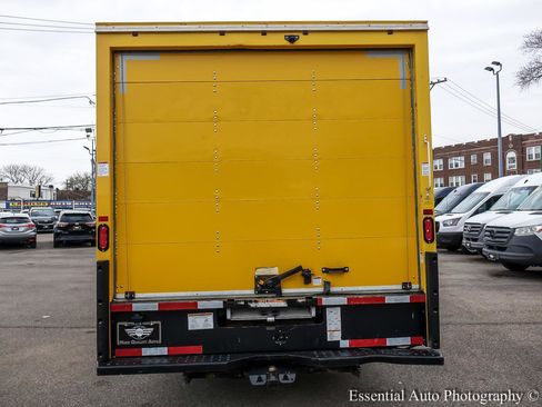 Used 2019 GMC Savana 3500 Extended w/ Driver Convenience Package RWD image 7