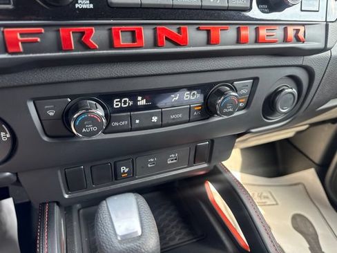 Used 2025 Nissan Frontier PRO-4X AWD/4WD image 20
