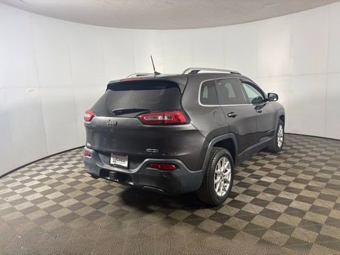 Used 2016 Jeep Cherokee Latitude w/ Comfort/Convenience Group image 4
